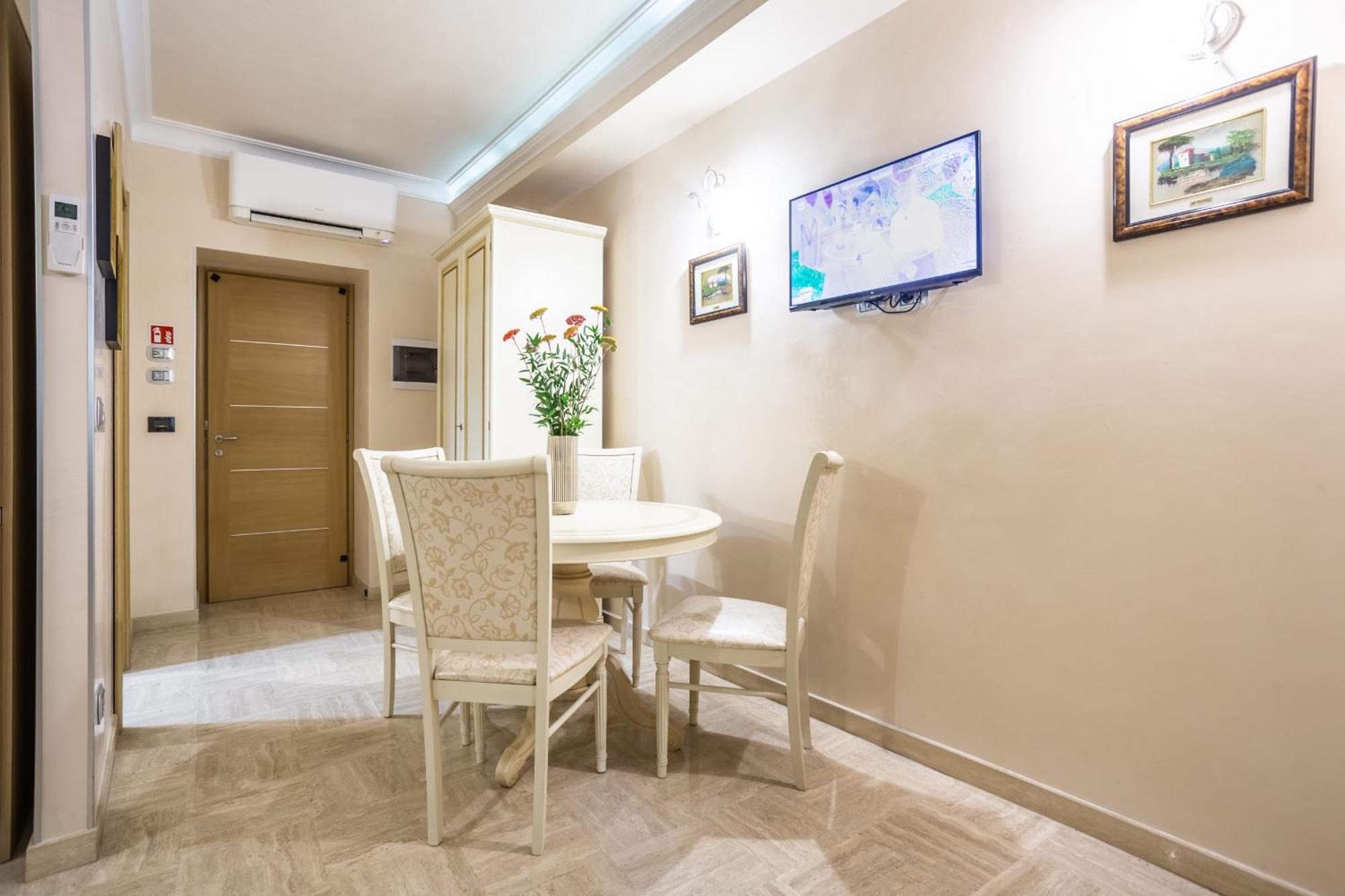 Luxury Inn Opera Рим Екстериор снимка